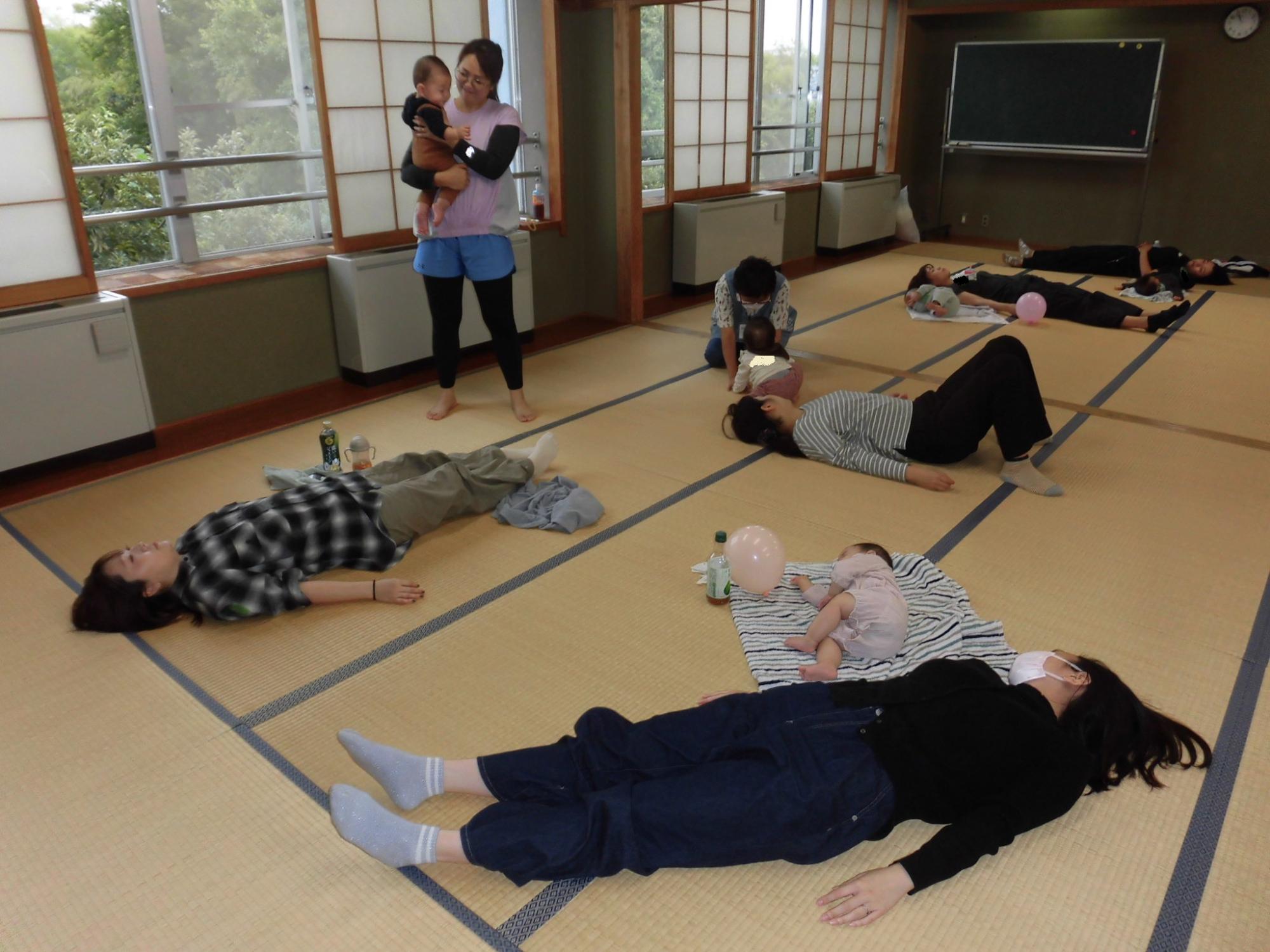 親子ふれ愛ヨガ