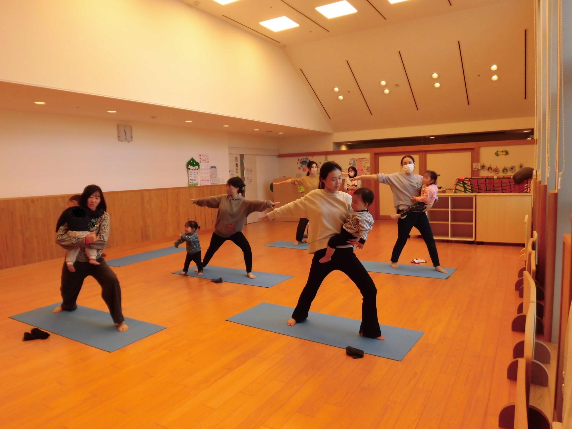 親子ヨガ（ぬくぬく）12月5日