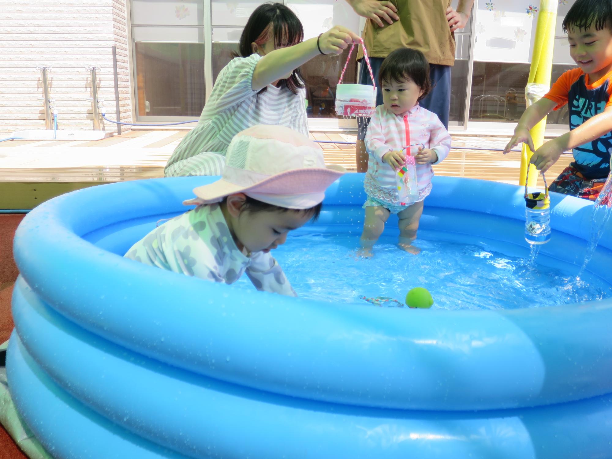 プールあそび