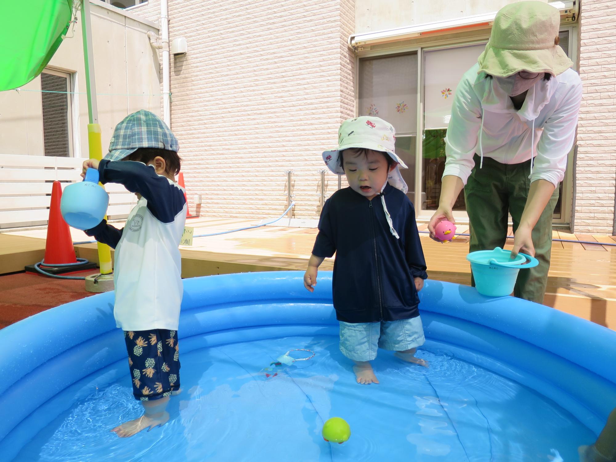 プールあそび