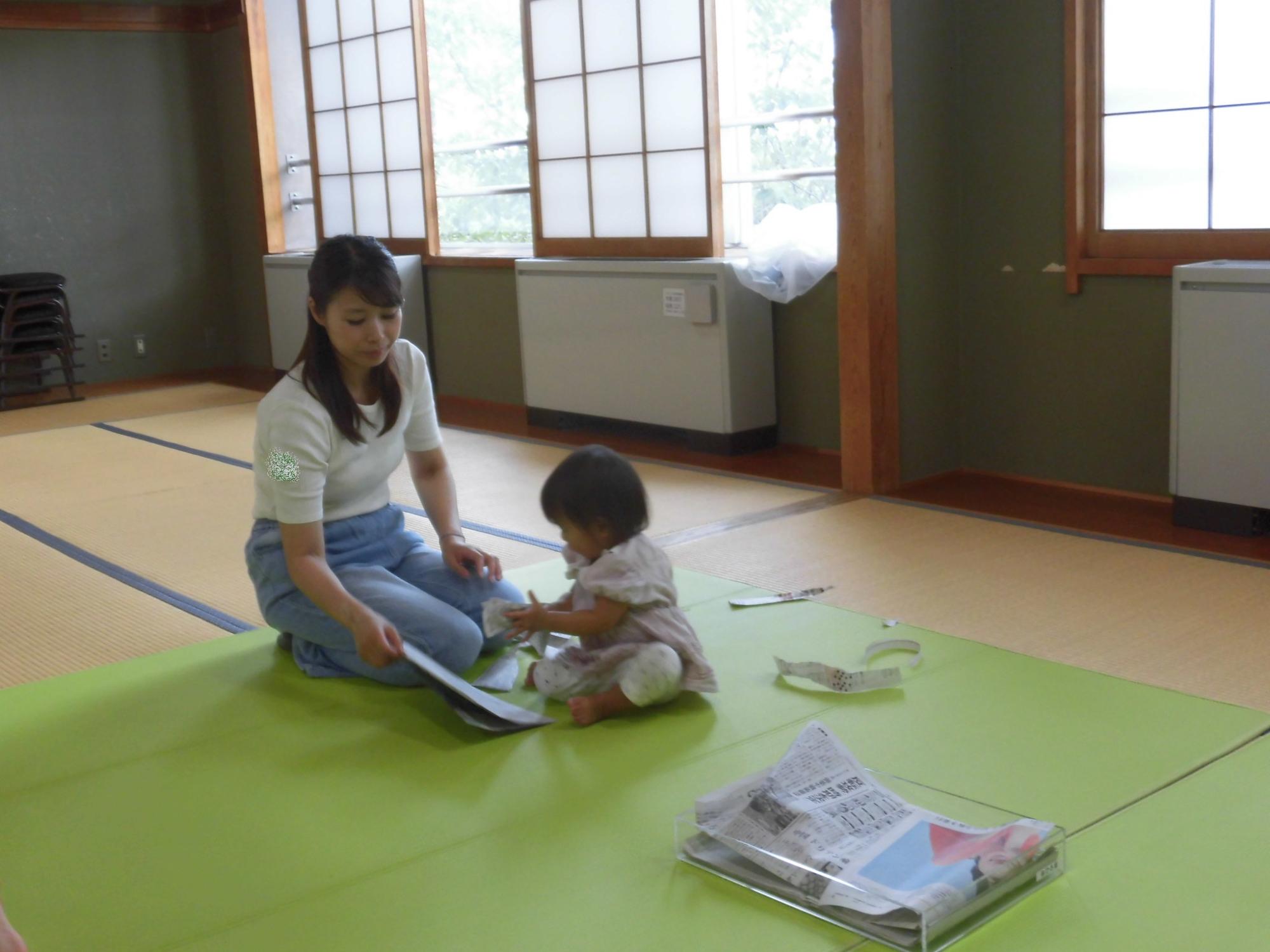 新聞紙あそび