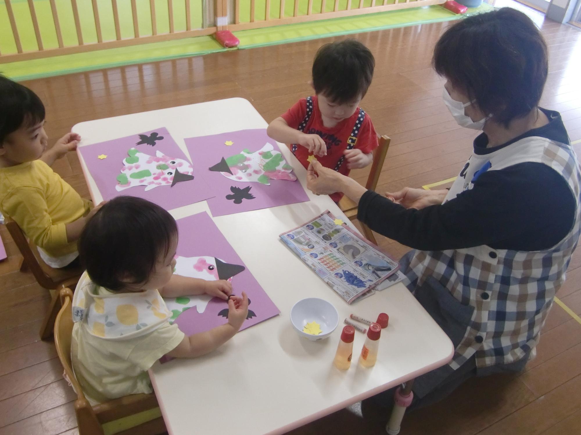 りす組（1歳児）の様子（高根保育所）