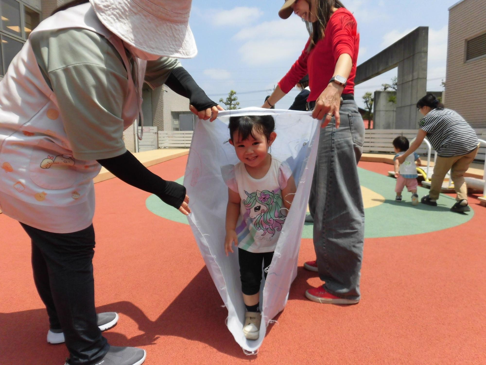 ガーデンスペースで運動あそび