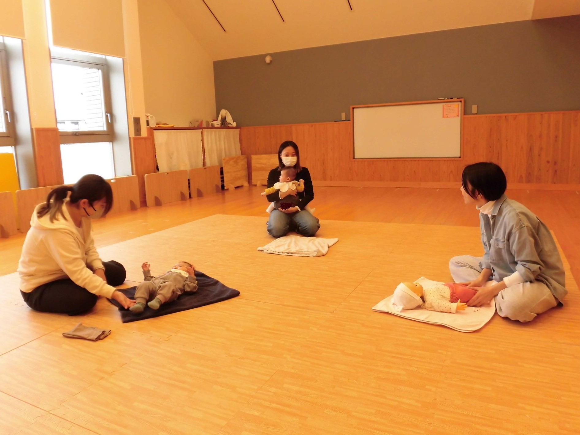 わらべうたベビーマッサージ