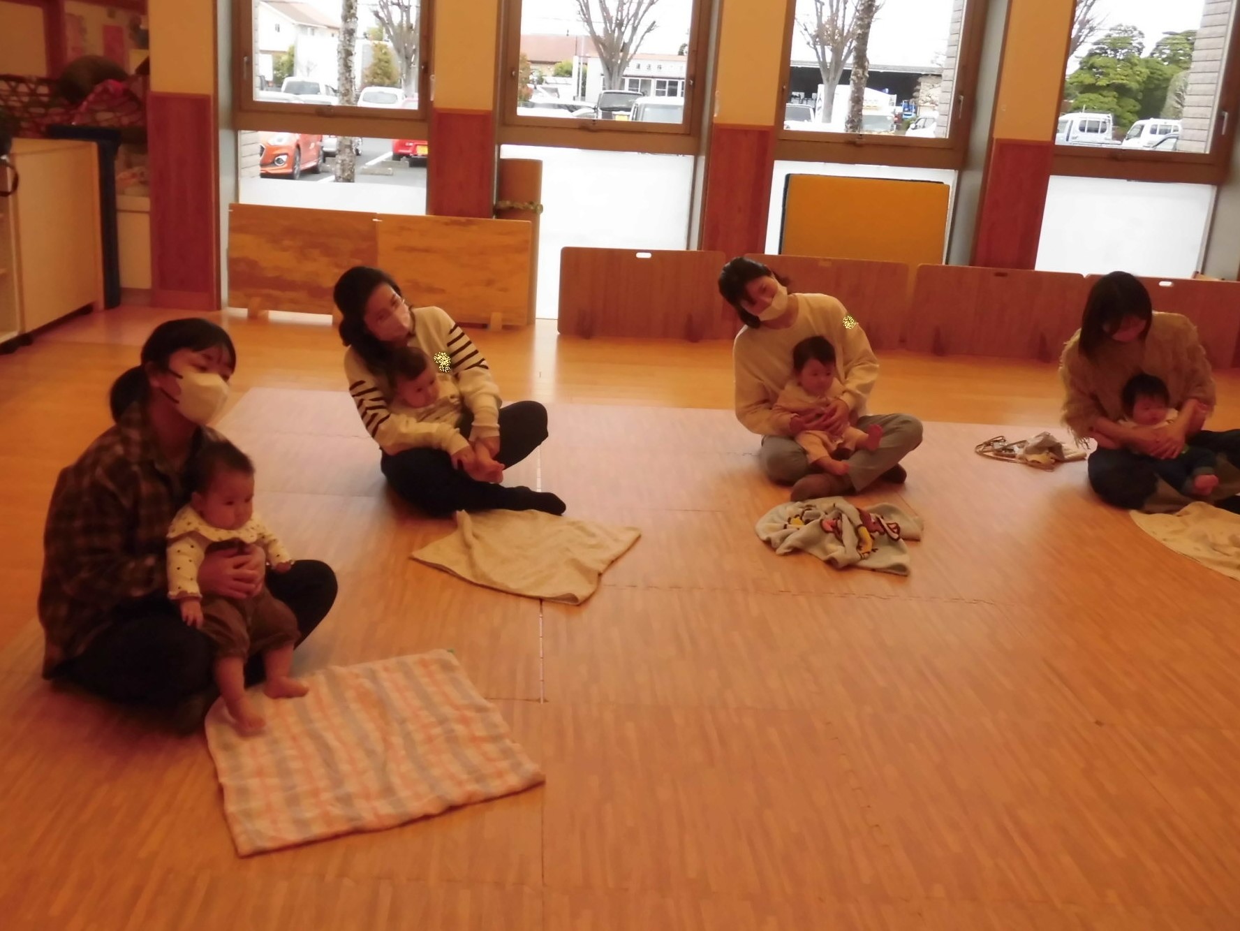 わらべうたベビーマッサージ