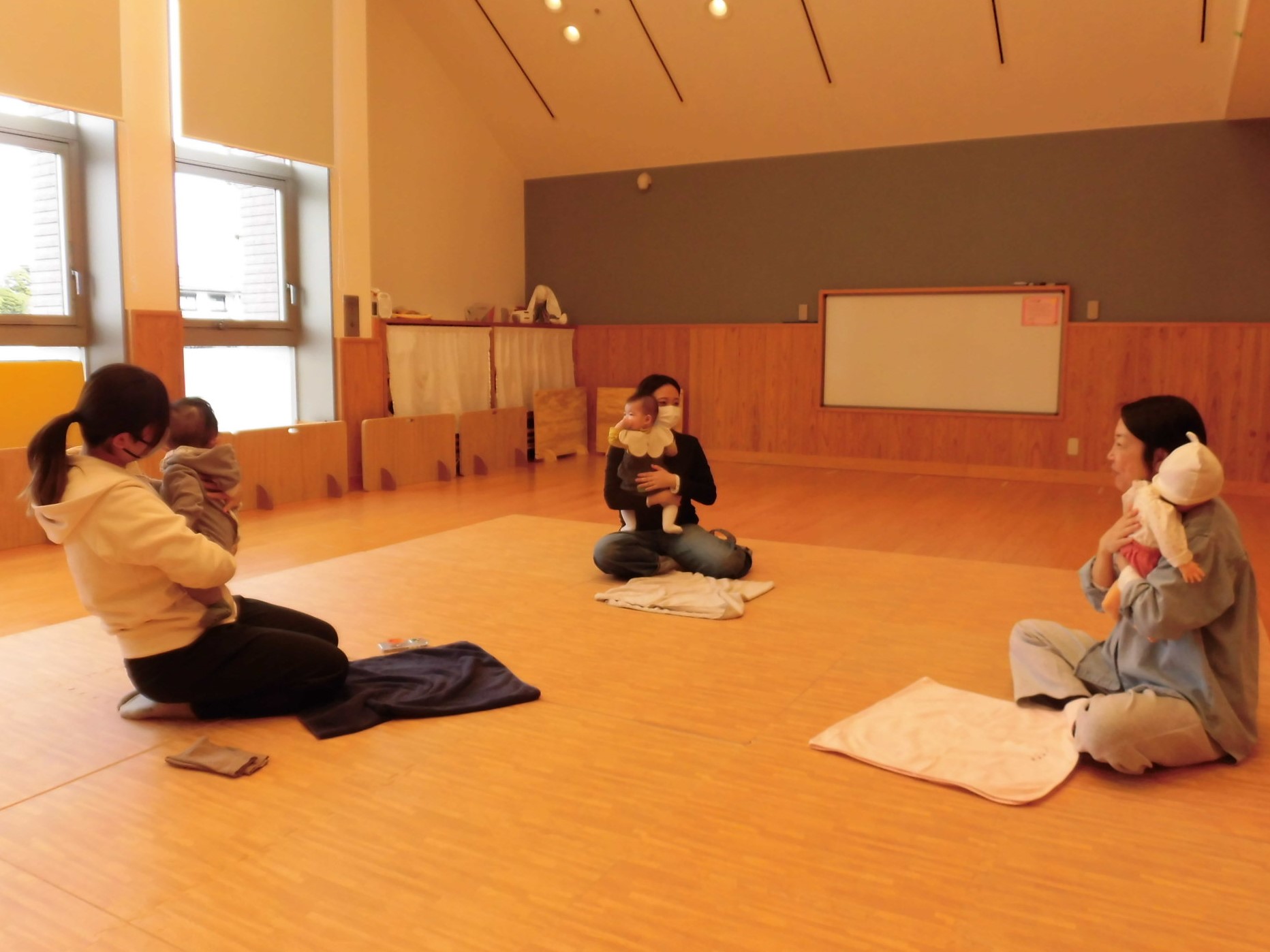 わらべうたベビーマッサージ