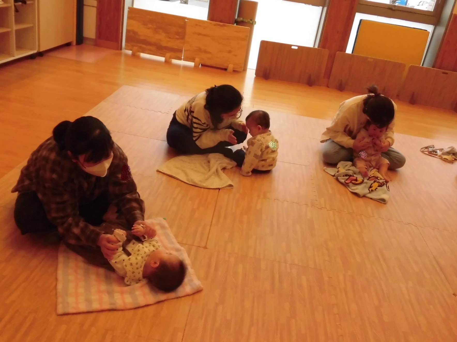 わらべうたベビーマッサージ