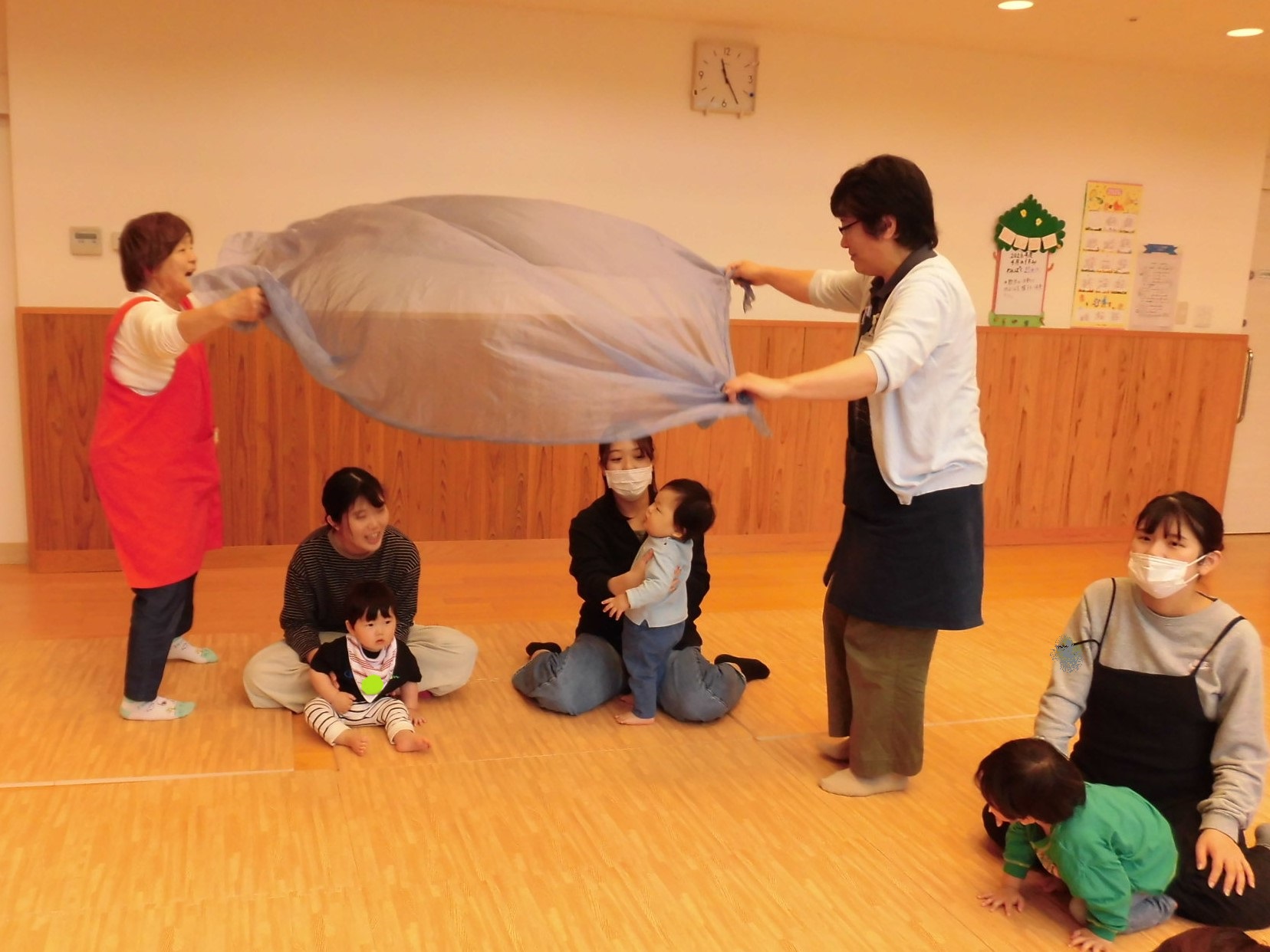 わらべうたで一緒に遊びましょう