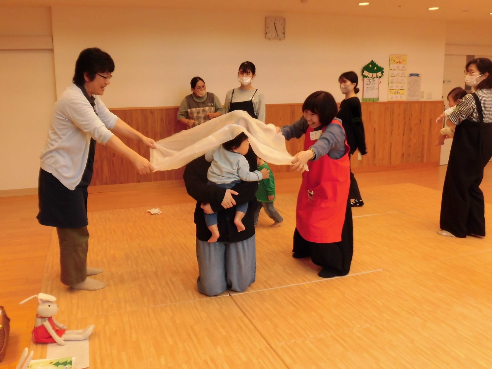 わらべうたで一緒に遊びましょう