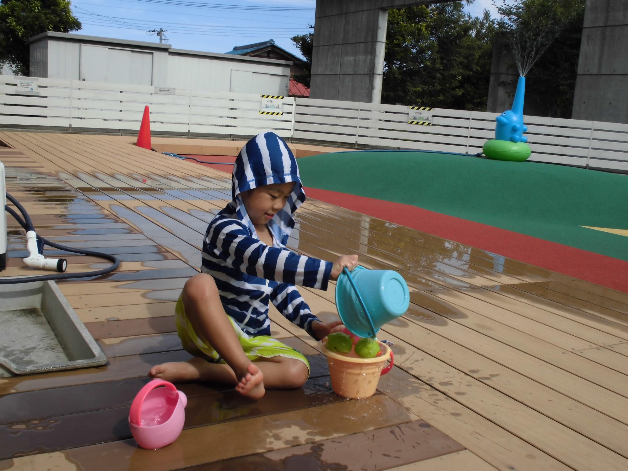 水遊び最高〜！やっぱり、ひよこは人気でした。