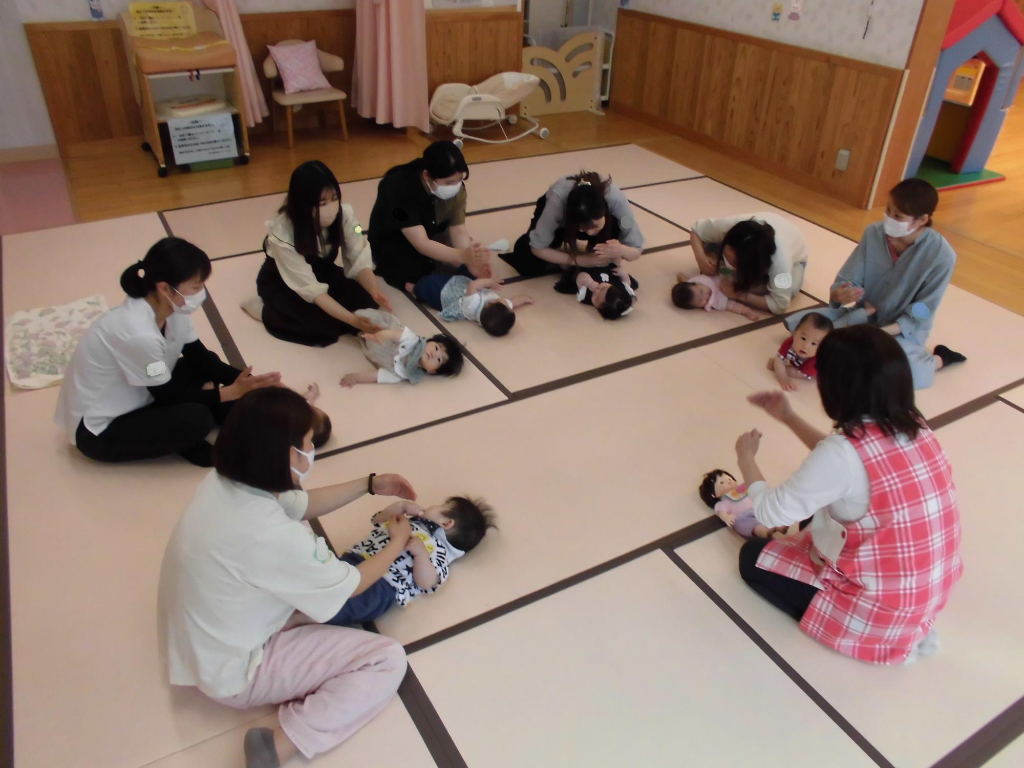 0歳児サロン（ぬくぬく）4月30日