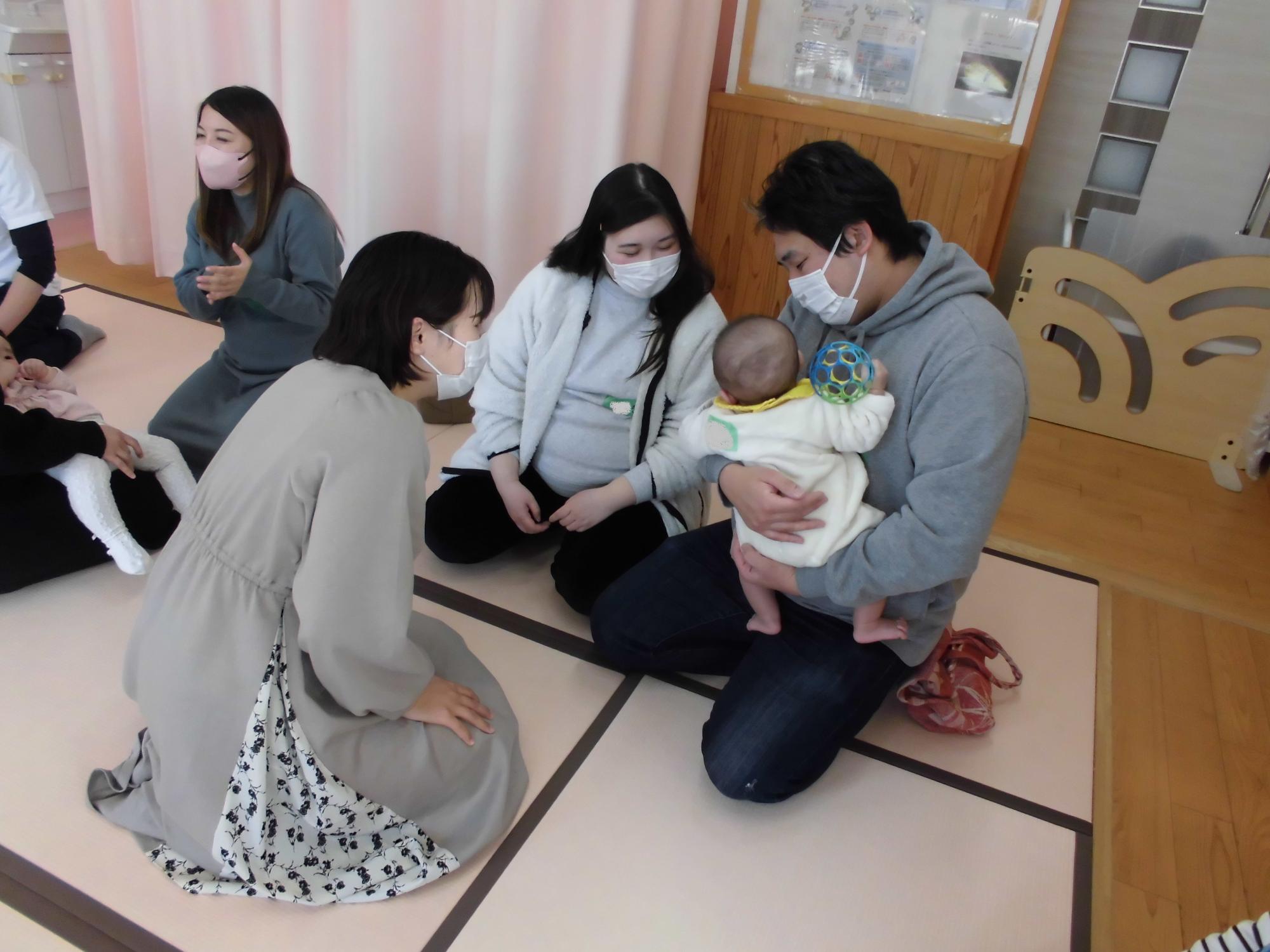 0才児サロンと合流したパパママ