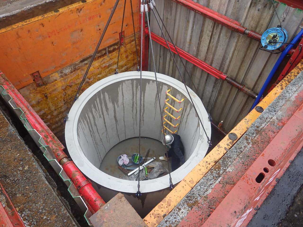 5号マンホール設置状況