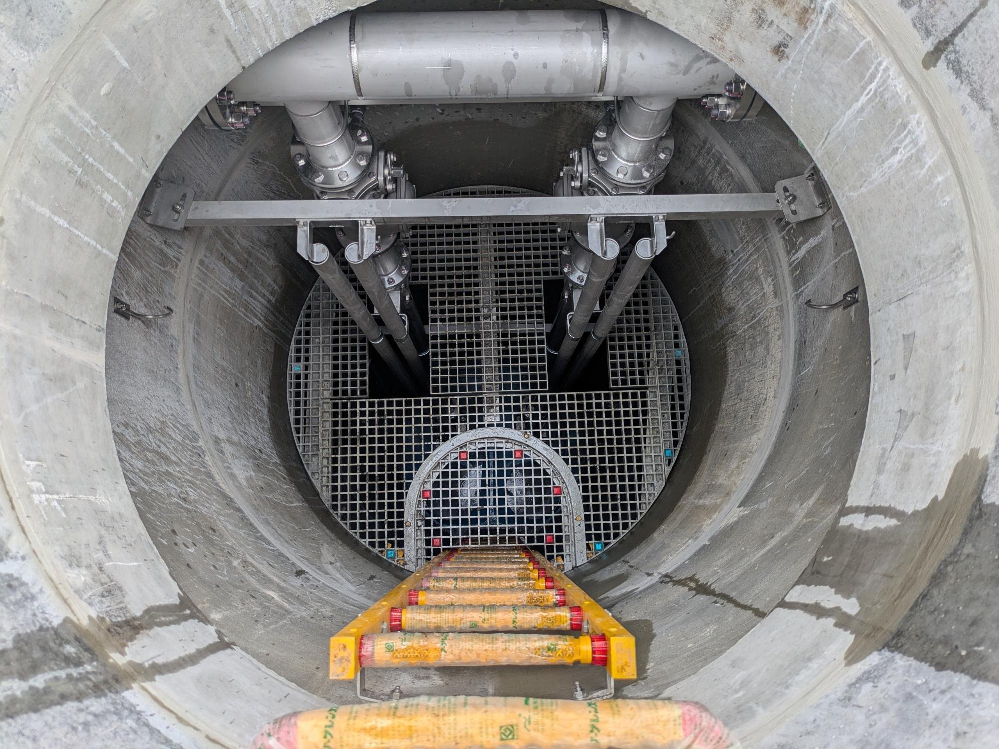 高萩第2-2号汚水幹線マンホール設置工事ポンプ設置写真1