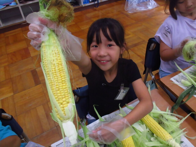 とうもろこしの皮むき2