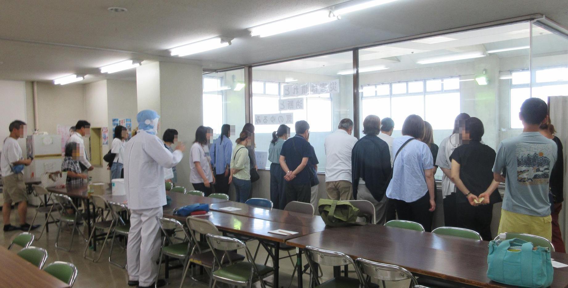 見学の様子の写真