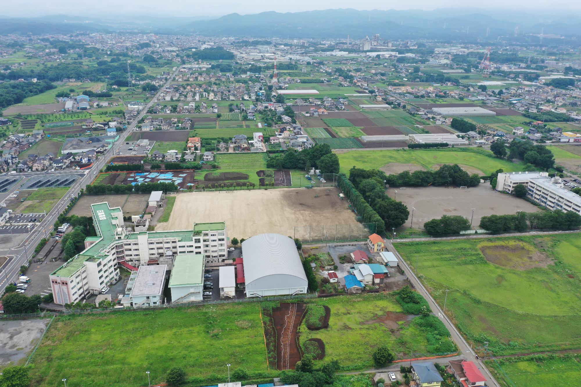 王神遺跡11、12区、旭ケ丘遺跡遠景