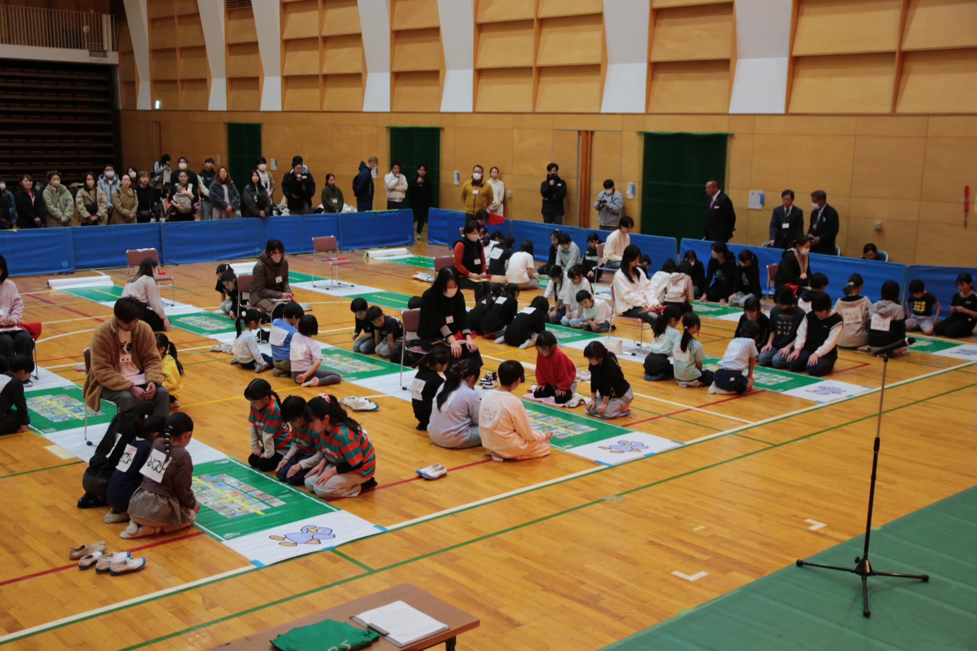 第35回ひだか郷土かるた大会の様子