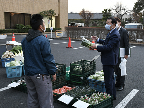 市役所マルシェを始めました