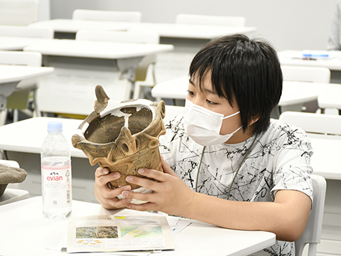 縄文土器の講座の様子