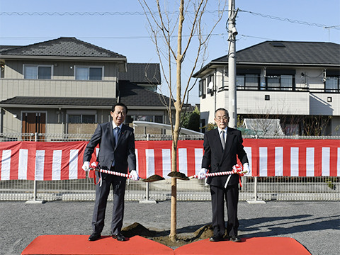 武蔵高萩駅北土地区画整理事業工事完成記念植樹を行いました