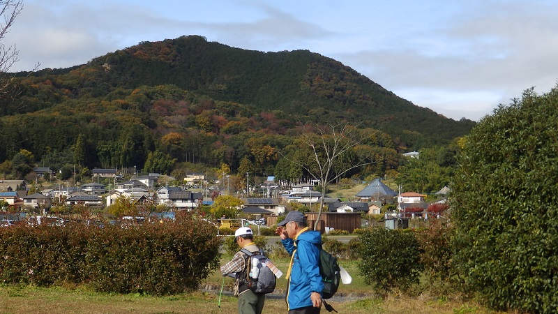 日和田山とウオーカー