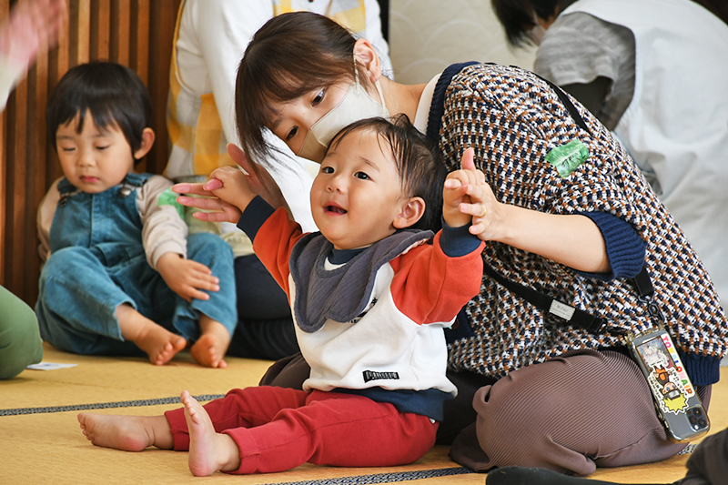 サンタさんが来るかな？クリスマス会