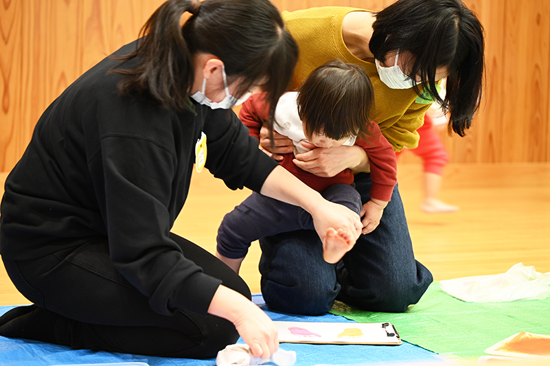 足形をとっている様子