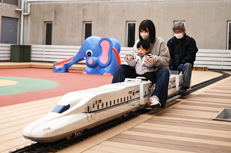 新幹線に乗って