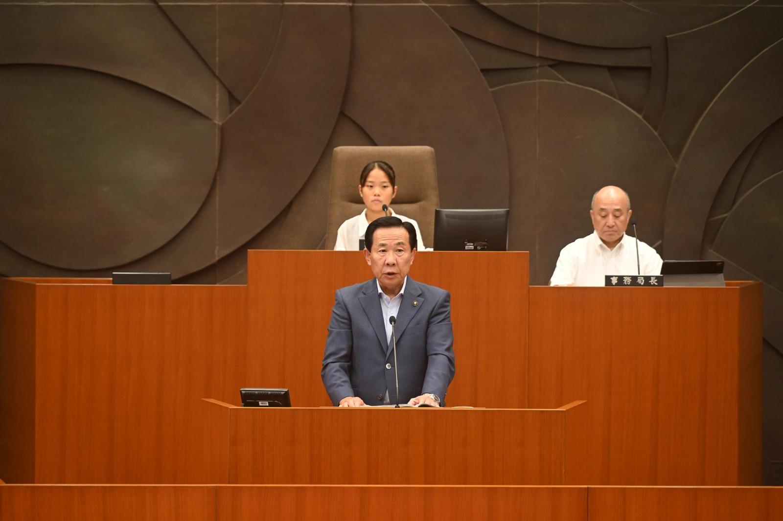 答弁の様子