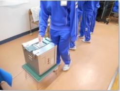 投票の様子