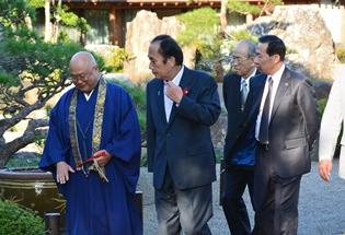 県知事訪問、高麗神社や聖天院などを見学の写真2
