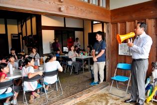 高麗郷古民家にて開催された、川ガキ・山ガキ自然塾にお伺いした時の講義の様子の写真
