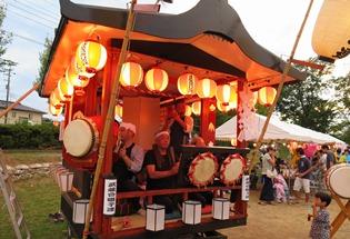 こま武蔵台地内中の田公園で開催された、こま武蔵台自治会夏祭りの様子の写真