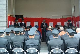 日高市消防団への引渡式と安全祈願の写真
