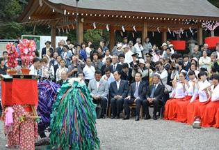 県知事訪問、高麗神社や聖天院などを見学の写真1