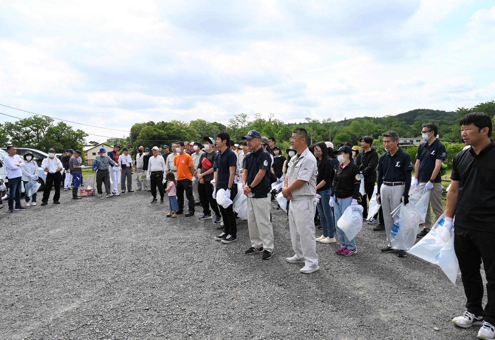 「ごみゼロの日・クリーン日高市民運動」・「道路美化活動」