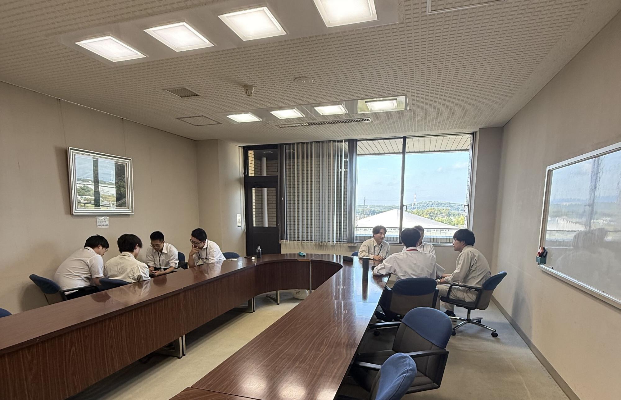 日高市若手職員政策創造プロジェクトチームのワークショップの様子