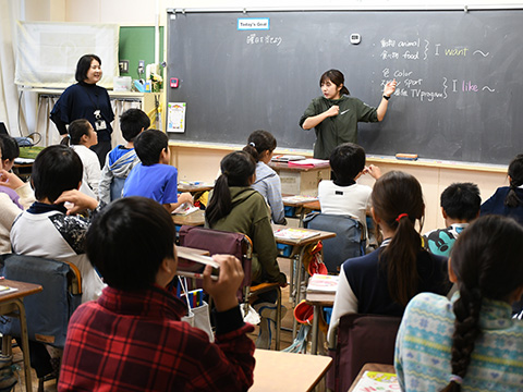 小学校の授業風景