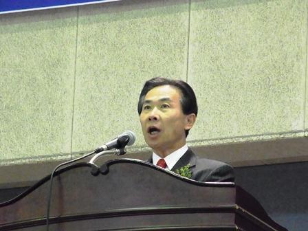 祝辞を述べる谷ケ崎市長の写真2