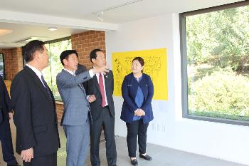 京畿道副知事表敬訪問の様子の写真2