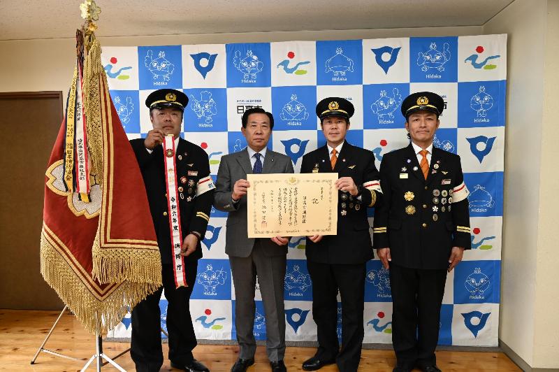 受章報告の様子