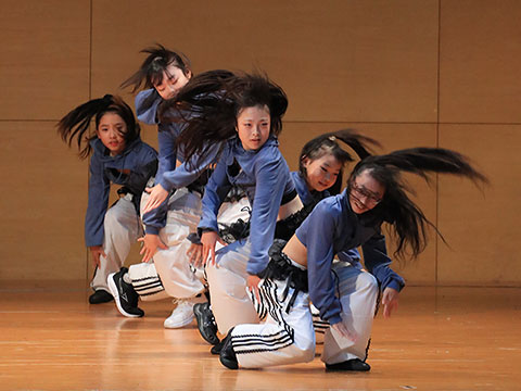 ダンスをしている子どもたち